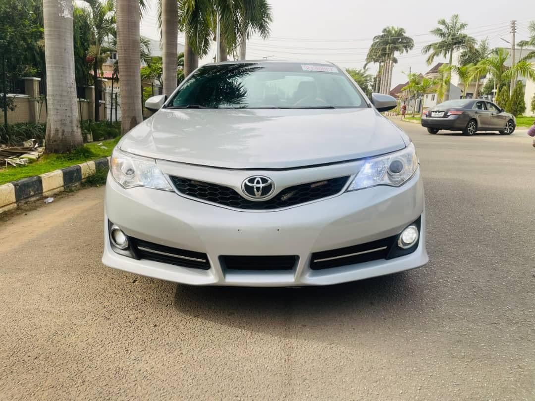 Toyota Camry SE