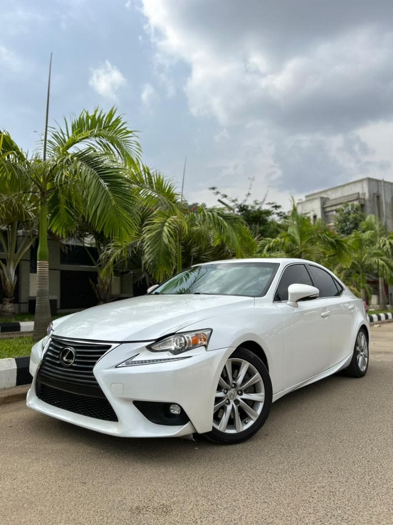 Lexus IS200t 2016 for sale in FCT - Abuja - ₦26,500,000
